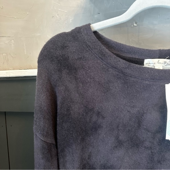 NEW Nine Britton Super Soft Black Charcoal Crewneck Top size M - Picture 4 of 11